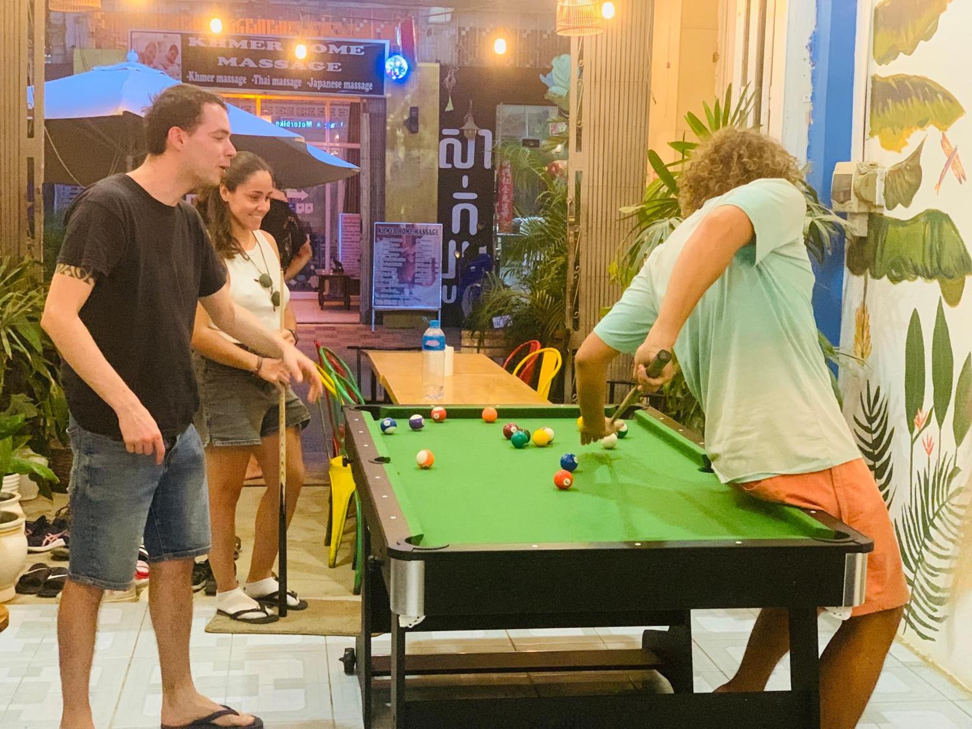 Social Backpacker Hostel & Rooftop Bar Battambang Kültér fotó