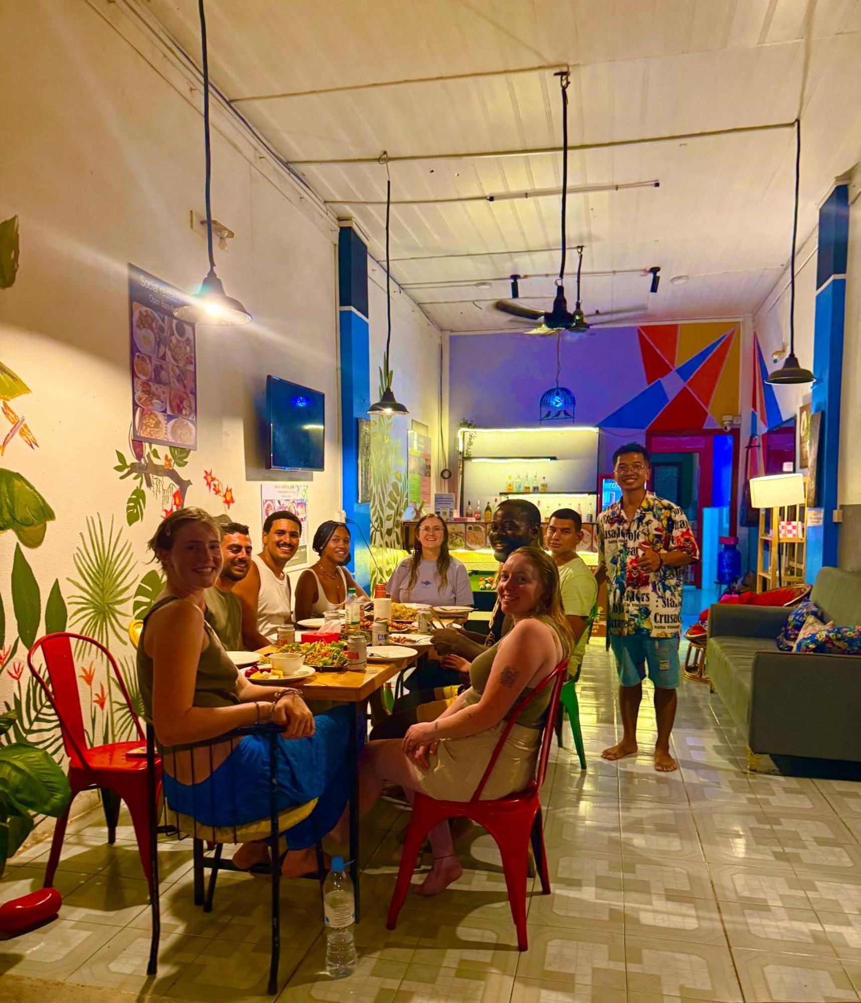 Social Backpacker Hostel & Rooftop Bar Battambang Kültér fotó